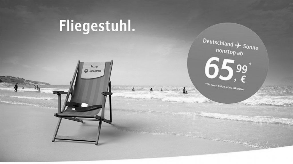 Plakatwerbung der Fluggesellschaft <em>SunExpress</em>